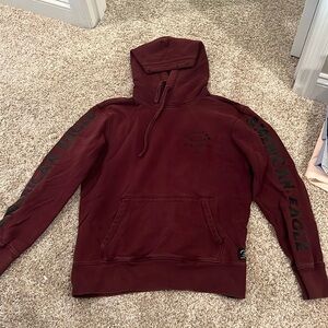 American eagle burgundy hoodie size M, worn multiple times, good condition